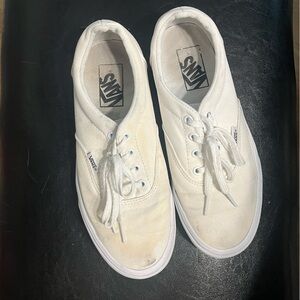 Women’s 8.5 white Vans